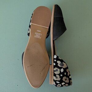 Women's 6.5 Tom's Jutti Flat